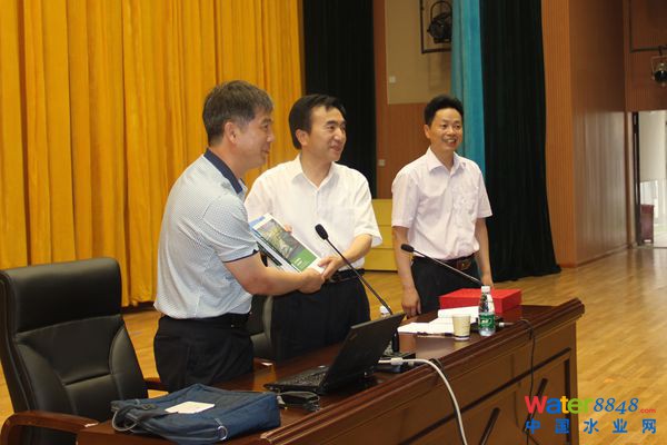 清華大學環境學院副院長左劍惡教授回母校講學